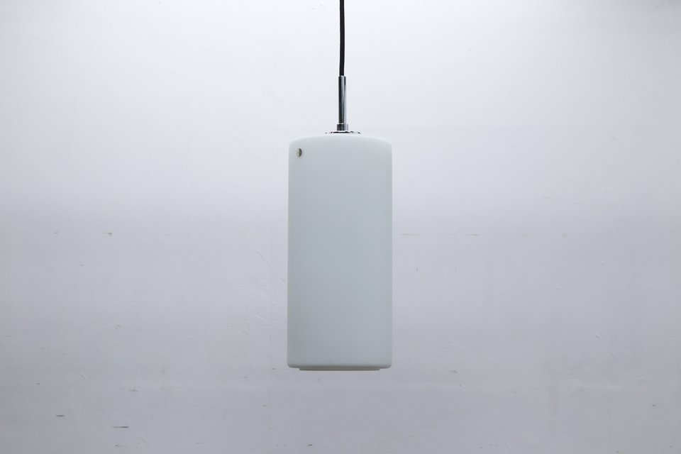 展示品　ドイツ　LIMBURG/リンブルグ　乳白ガラスペンダントライト　ヤマギワ 展示品 ドイツ LIMBURG/リンブルグ 乳白ガラスペンダントライト